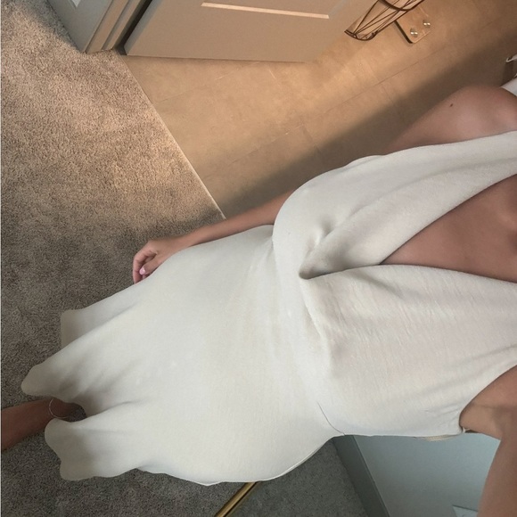 Zara Cream Backless Maxi Dress - Picture 2 of 3